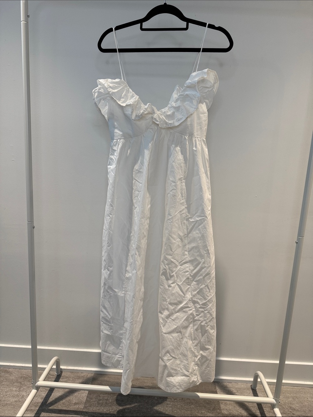 H&M White Maxi Dress | Ruffle Sweetheart Neck | Adjustable Straps | Size M